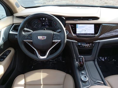 Used 2025 Cadillac XT6 Premium Luxury w/ Platinum Package image 14