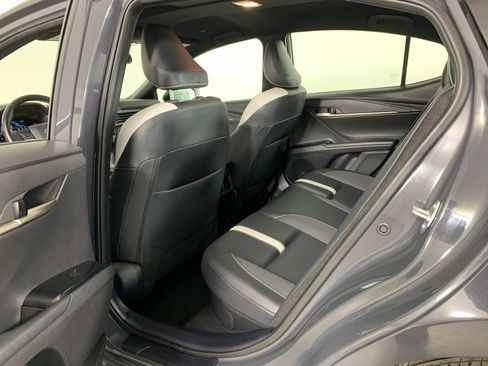 Used 2025 Toyota Camry SE image 32