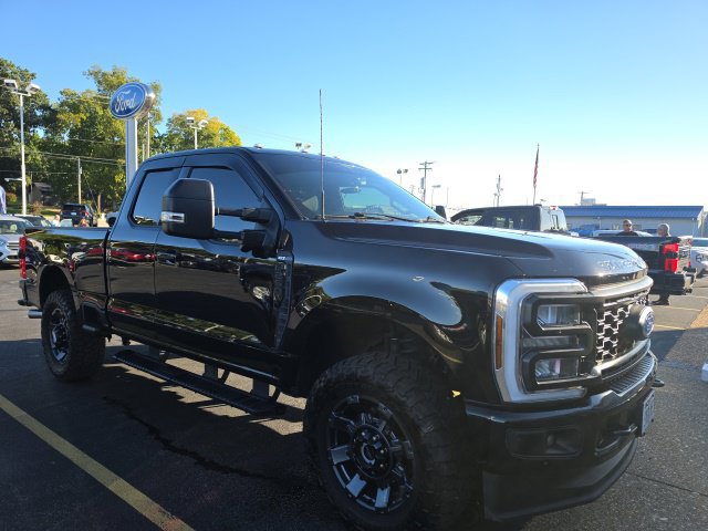 Used 2024 Ford F250 XLT w/ XLT Premium Package AWD/4WD image 2