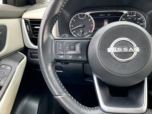 Used 2023 Nissan Rogue SL image 23