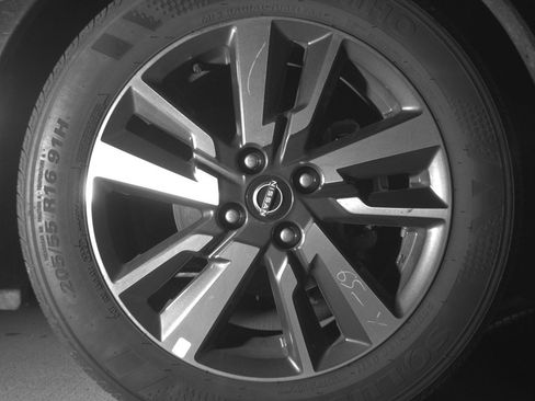 Used 2025 Nissan Versa SV image 13