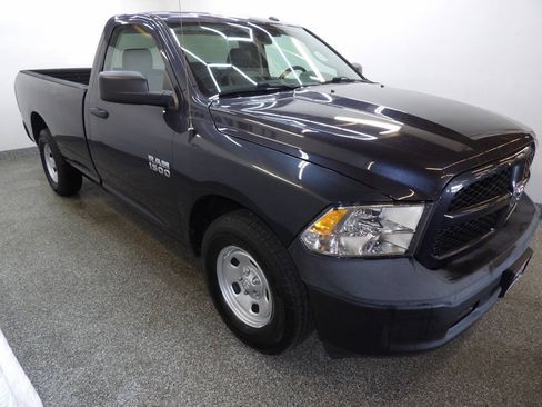 Used 2018 RAM 1500 Express RWD image 3