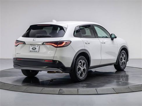 Used 2023 Honda HR-V EX-L image 5