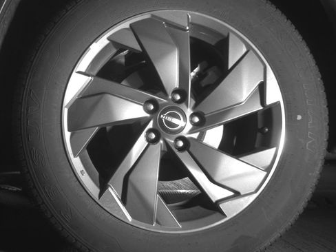 Used 2025 Nissan Rogue SV image 14