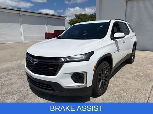 Used 2023 Chevrolet Traverse RS image 3