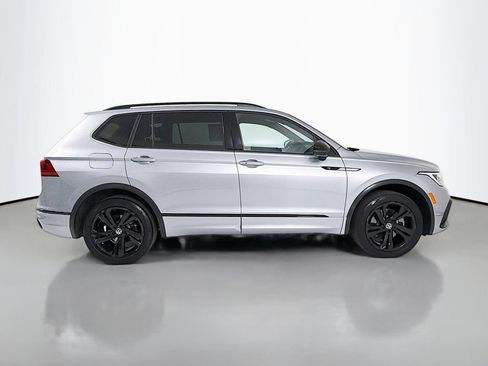 Used 2024 Volkswagen Tiguan SE R-Line AWD/4WD image 8