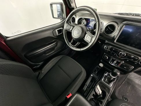 Used 2021 Jeep Wrangler Sport AWD/4WD image 9
