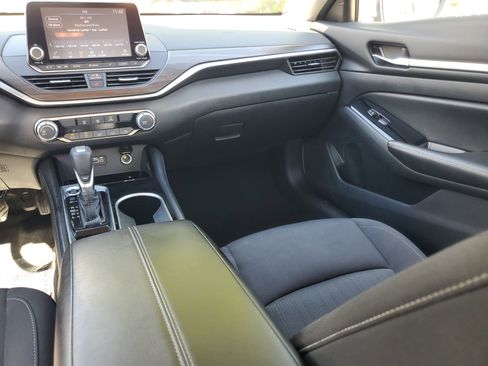 Used 2023 Nissan Altima 2.5 SV image 13