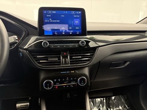 Used 2024 Ford Escape ST-Line image 5