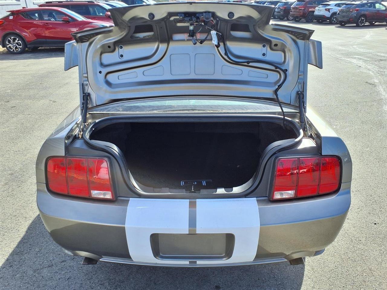 Used 2005 Ford Mustang GT RWD image 8