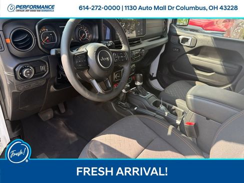 Used 2026 Jeep Gladiator Mojave w/ Safety Group AWD/4WD image 12