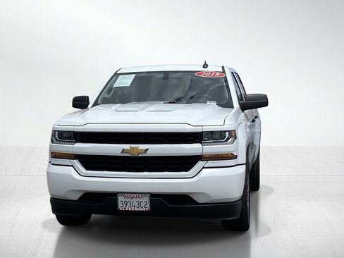 Used 2018 Chevrolet Silverado 1500 Custom w/ Custom Convenience Package RWD image 12