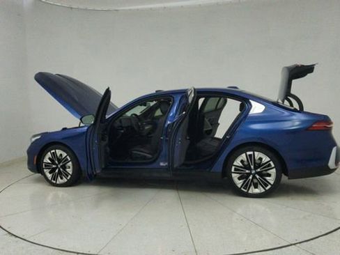 Used 2026 BMW 530i xDrive image 72