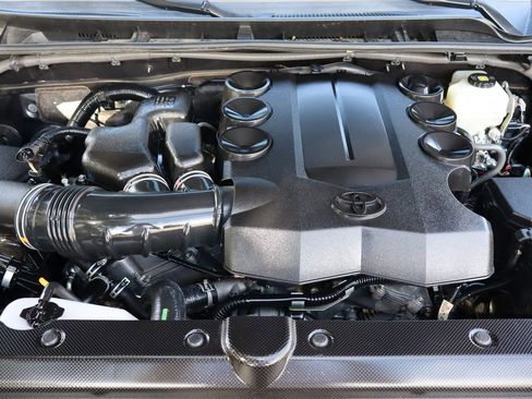 Used 2020 Toyota 4Runner SR5 image 41