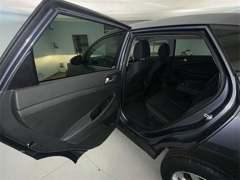 Used 2021 Hyundai Tucson SE image 21