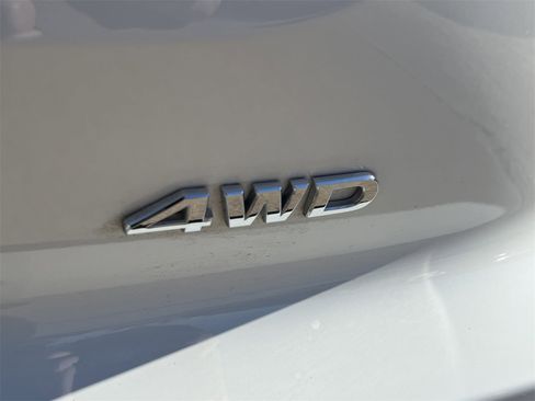 Certified 2025 Nissan Pathfinder S image 6