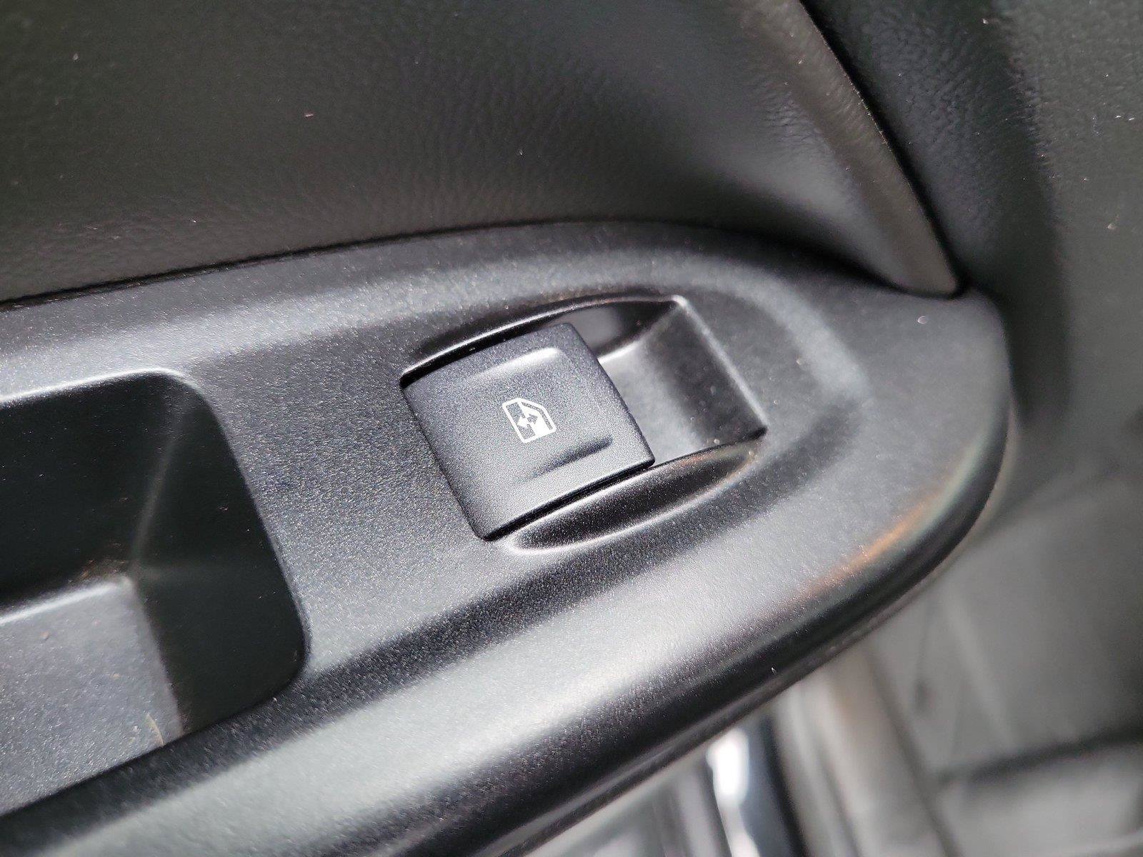 Used 2021 Chevrolet Colorado LT w/ Redline Special Edition AWD/4WD image 14