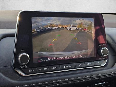 Used 2022 Nissan Rogue SV image 21