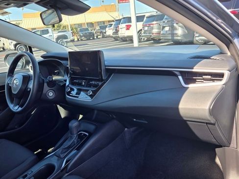 Used 2025 Toyota Corolla LE image 56