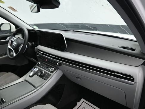 Used 2023 Hyundai Palisade SE image 9