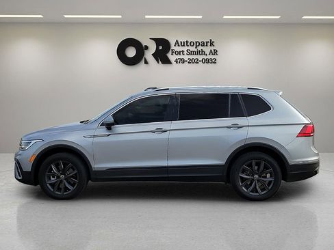 Used 2023 Volkswagen Tiguan SE AWD/4WD image 3