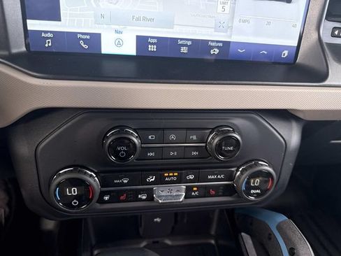 Used 2023 Ford Bronco Wildtrak AWD/4WD image 25