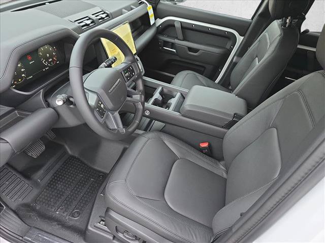 Used 2026 Land Rover Defender 110 X-Dynamic SE AWD/4WD image 15