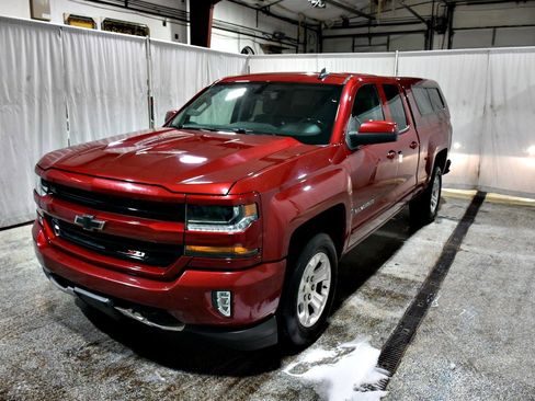 Used 2018 Chevrolet Silverado 1500 LT w/ All Star Edition image 28