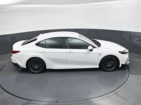 Used 2025 Toyota Camry SE w/ Convenience Package image 26