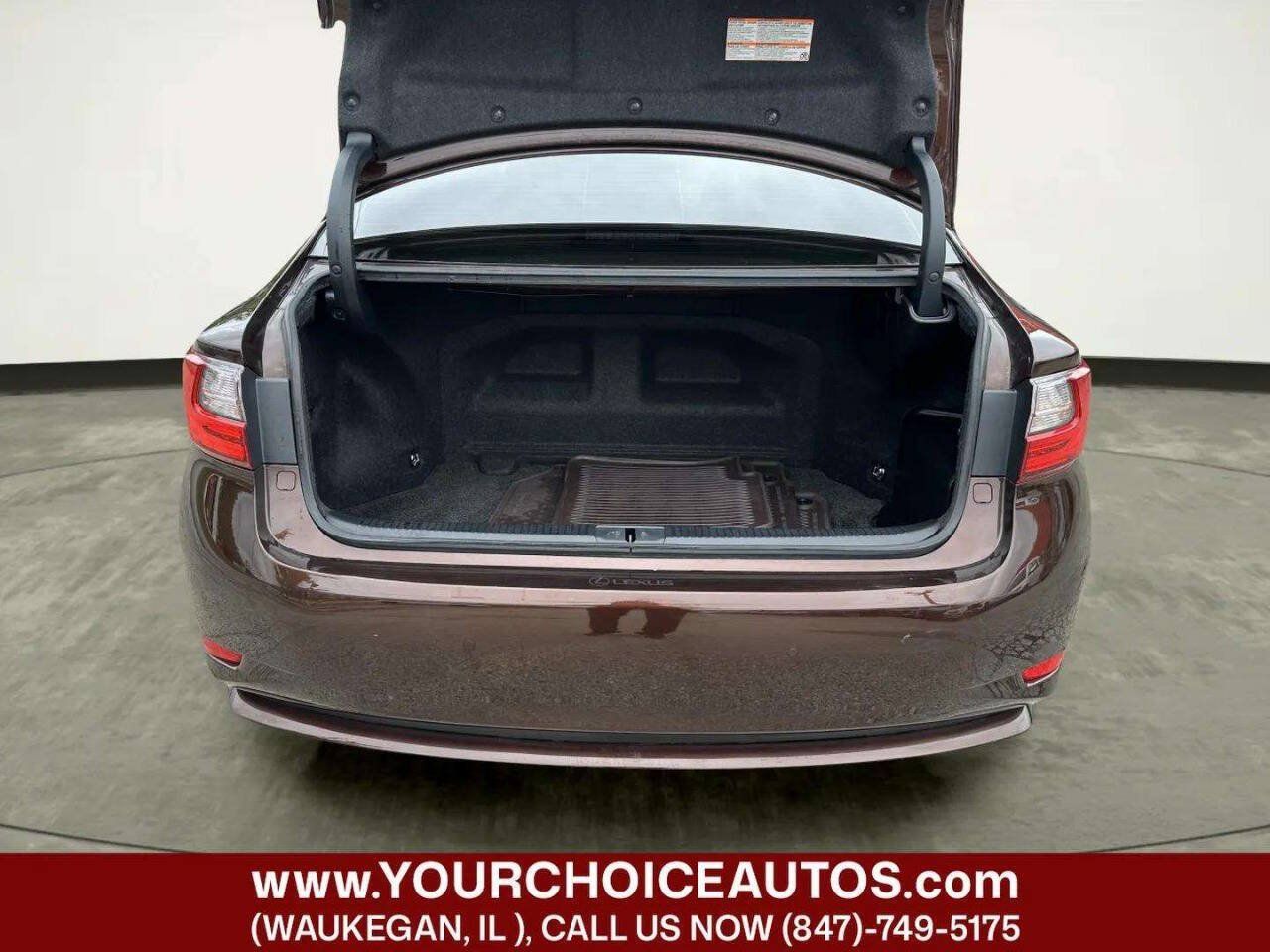 Used 2016 Lexus ES 300h w/ Luxury Package w/Wood Trim FWD image 13