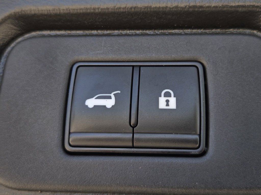 Used 2023 Nissan Rogue SV w/ SV Premium B Package FWD image 10