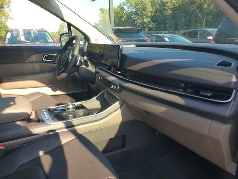 New 2026 Kia Carnival EX image 33
