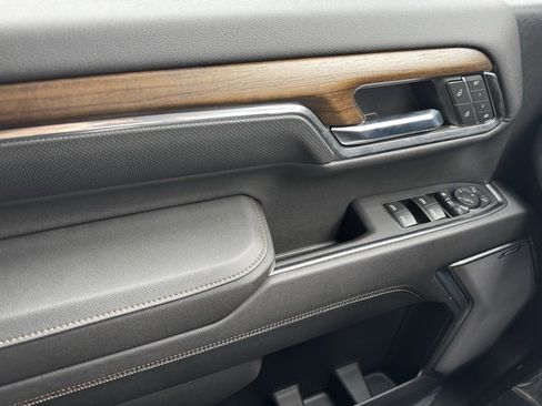 Used 2024 Chevrolet Silverado 3500 High Country w/ High Country Premium Package image 33