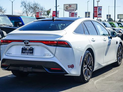 Used 2023 Toyota Mirai w/ Toyota Teammate Package image 4