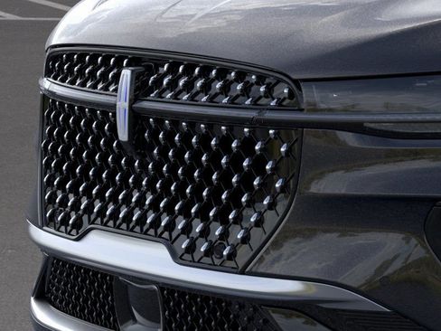 New 2026 Lincoln Nautilus Reserve image 17