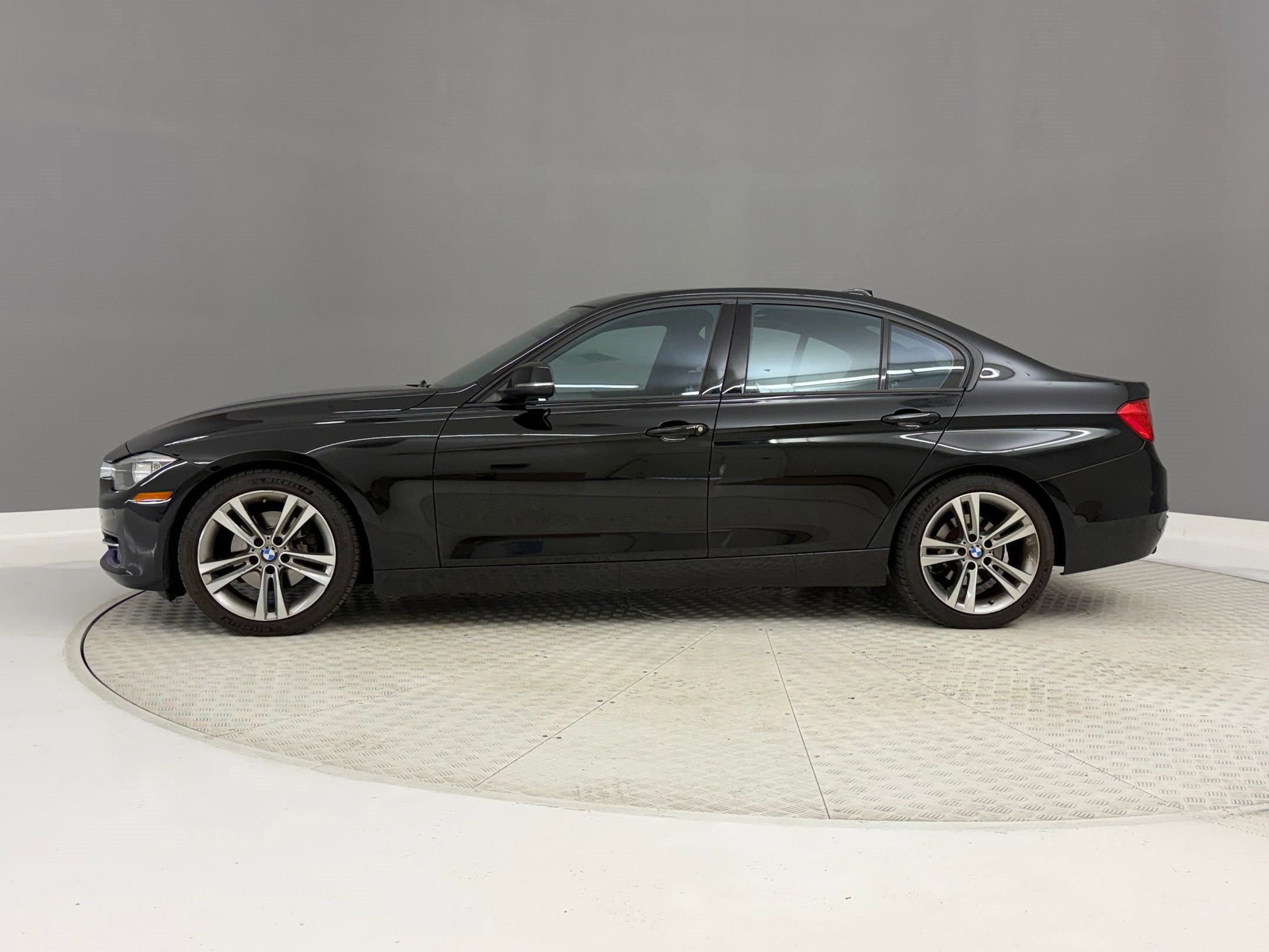 Used 2014 BMW 328i Sedan RWD image 2