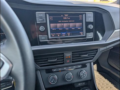 Certified 2024 Volkswagen Jetta Sport FWD image 16