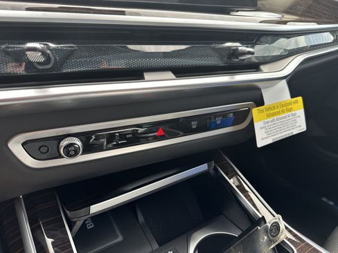 Certified 2025 BMW X7 xDrive40i w/ Premium Package image 32