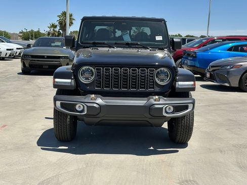 New 2026 Jeep Gladiator Sport AWD/4WD image 9