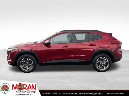 Certified 2024 Chevrolet Trax LT w/ Driver Confidence Package image 3