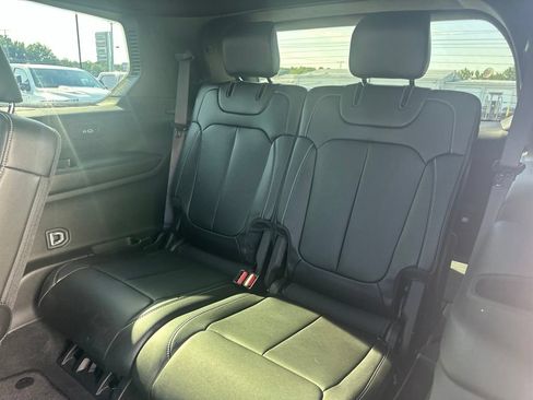 Used 2024 Jeep Grand Cherokee L Limited w/ Black Appearance Package AWD/4WD image 24