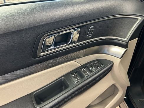 Used 2018 Ford Explorer XLT w/ Equipment Group 202A image 12