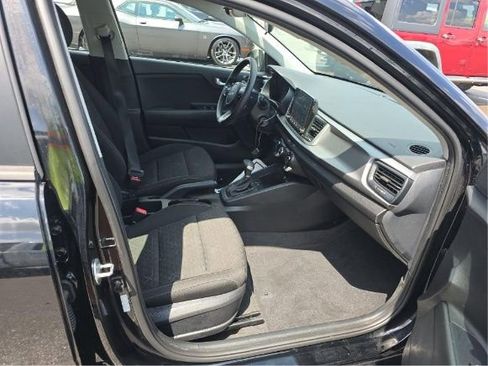 Used 2023 Kia Rio LX FWD image 4