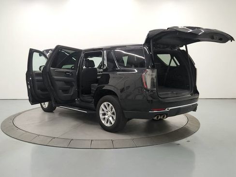 Used 2025 Chevrolet Tahoe Premier RWD image 13