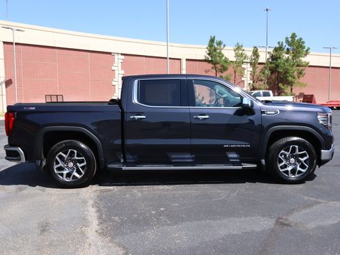 Used 2022 GMC Sierra 1500 SLT w/ SLT Premium Plus Package AWD/4WD image 36