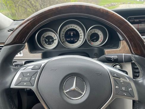 Used 2015 Mercedes-Benz E 400 4MATIC Sedan image 8