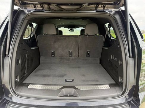 Used 2025 Chevrolet Suburban Premier RWD image 6