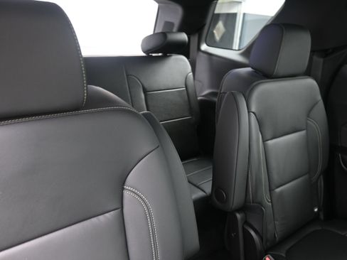 Used 2022 Chevrolet Traverse LT w/ LPO, Floor Liner Package AWD/4WD image 17
