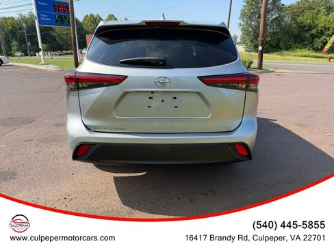 Used 2021 Toyota Highlander XLE FWD image 4