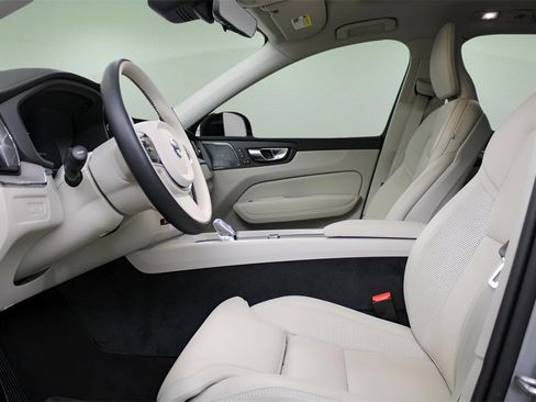 Certified 2025 Volvo XC60 T8 Ultra w/ Protection Package Premier image 26